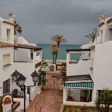 Puerto De La Duquesa Beach Apartment Castillo de Sabinillas ภายนอก รูปภาพ