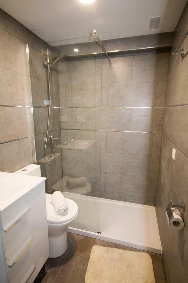 Puerto De La Duquesa Beach Apartment Castillo de Sabinillas ภายนอก รูปภาพ