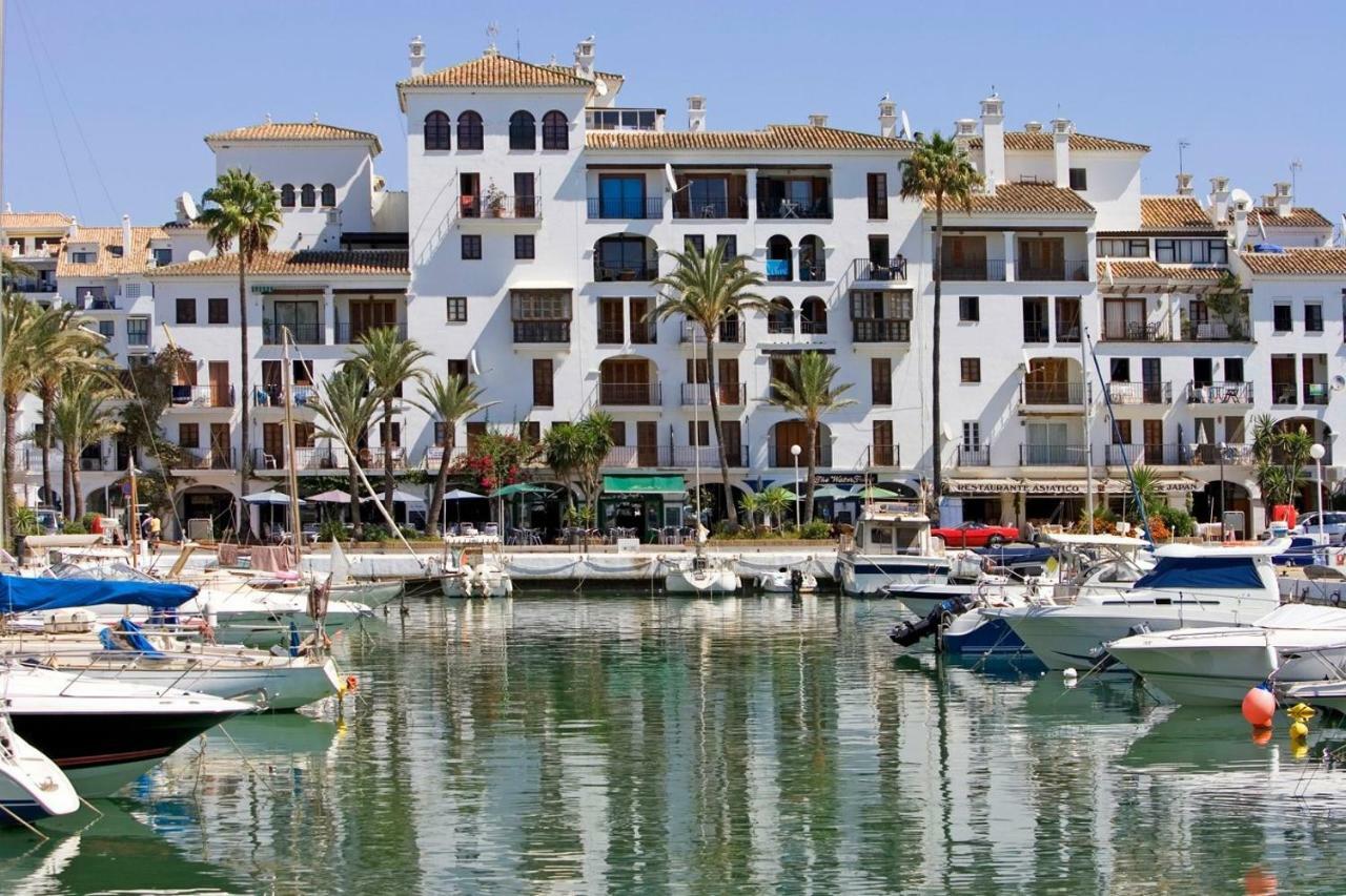 Puerto De La Duquesa Beach Apartment Castillo de Sabinillas ภายนอก รูปภาพ